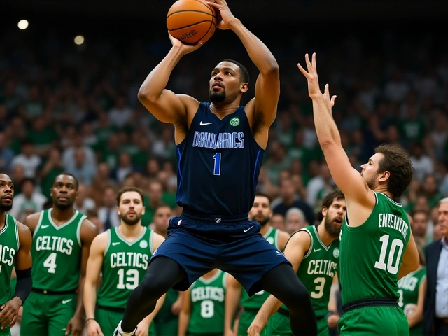 NBA hoje: oito jogos em quadra, Curry, Harden e Wembanyama em ação neste domingo (16/11)